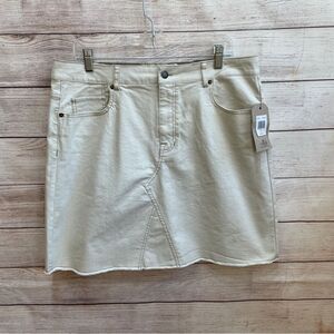 NEW WITH TAGS FRYE & CO DENIM SKIRT IN‎ CREAM